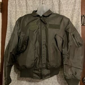 U.S. military Nomex CWU-36/P summer flyer's jacket in size Large (42-44)